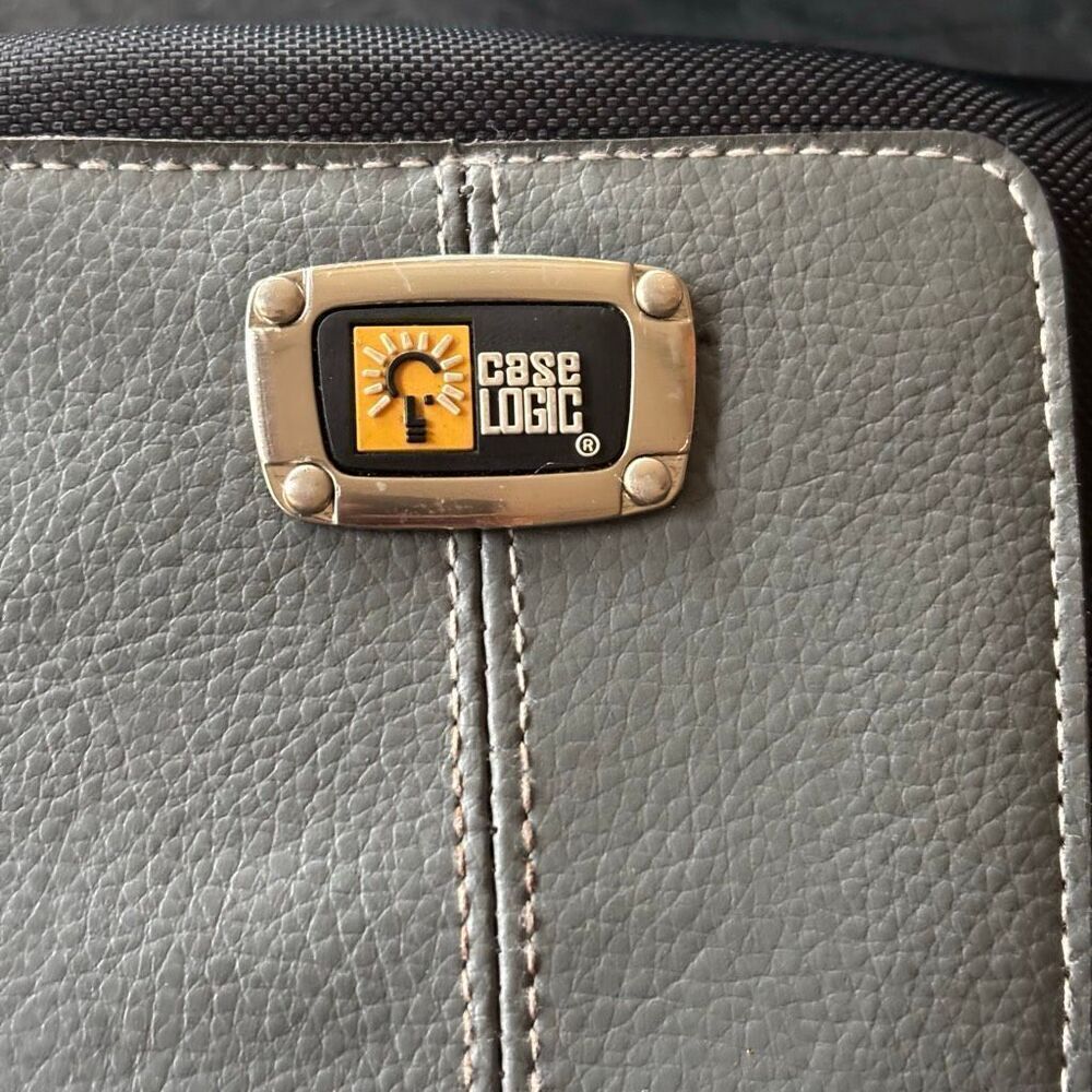 Case Logic Hard Shell Digital Camera Case - Picture 2 of 8